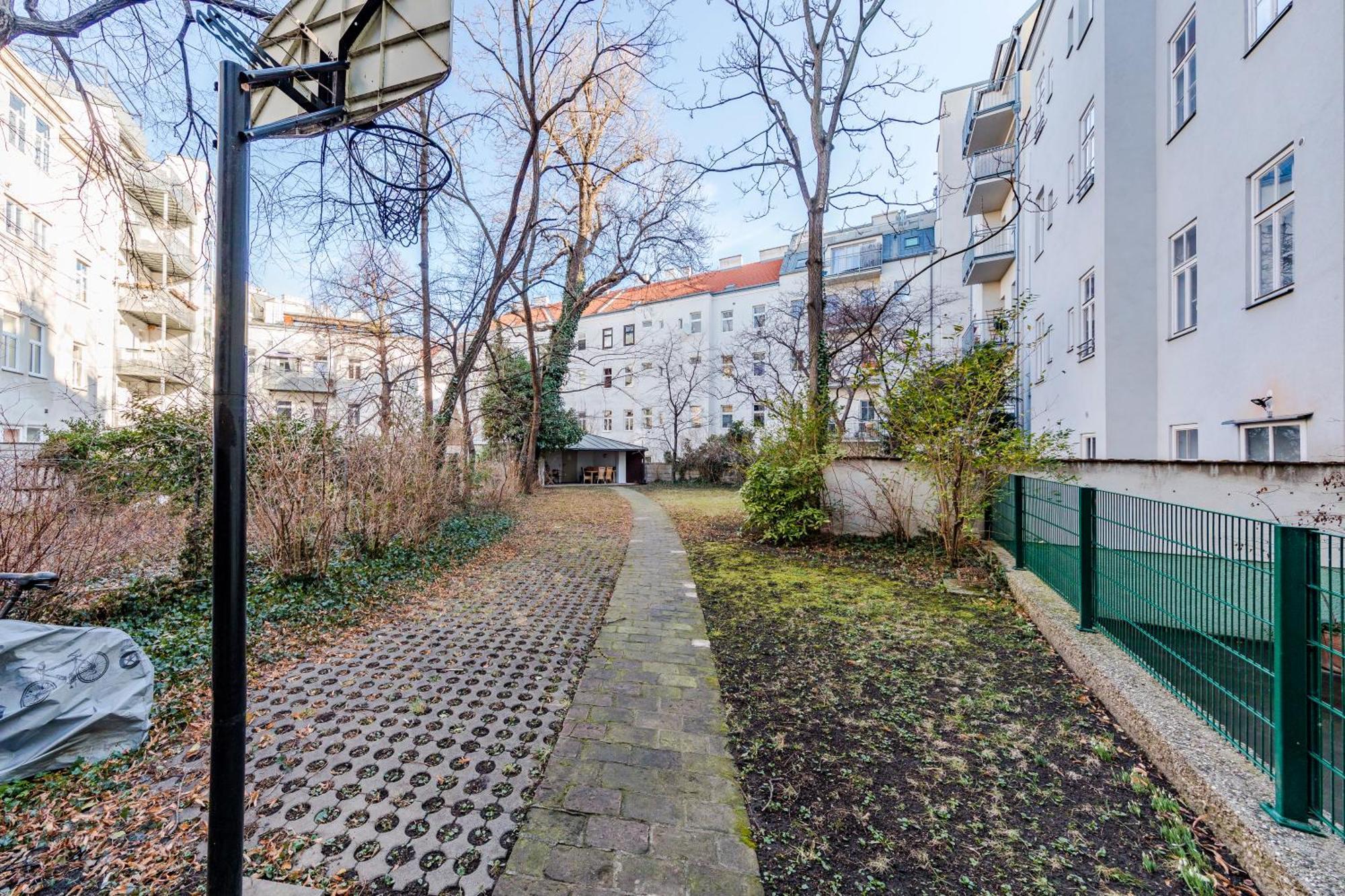 Urban Vienna Living - 18Th District Aparthotel Ngoại thất bức ảnh